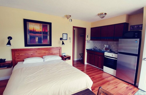 Courtenay Hotel | River Heights Motel