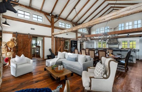 Blanco House | River Hill Ranch, Pet friendly, Firepit, Sleeps 10