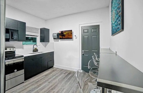 West Little River House | River House 4BR pool/hot tub plus private parking