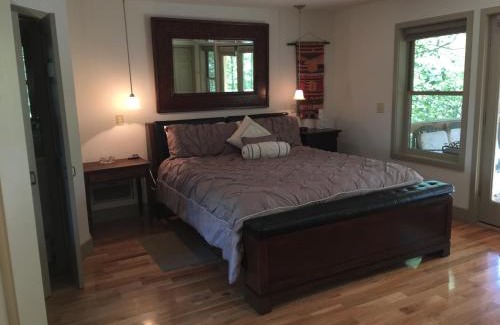 Grassy Creek Bed & Breakfast | River House Inn