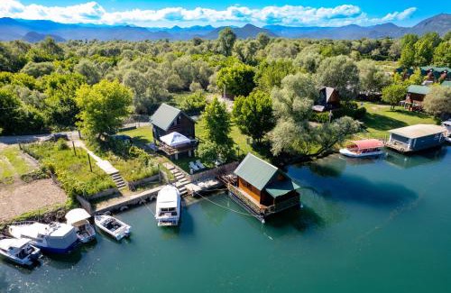 Karuc House | River House