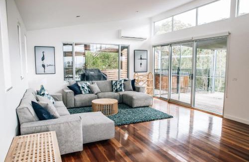 Kennett River House | River House - Wildlife at your doorstep