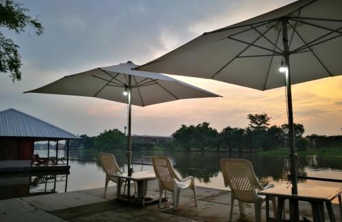 Uthai Thani Resort | River Marina Resort