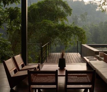 Yatiyantota Villa | River Pavilion, Kitulgala
