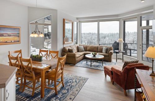 Century West House | River Ridge 322AB - Meredith Lodging