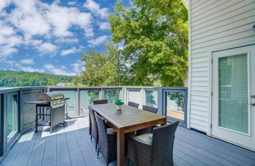 Harbor House House | River's Edge