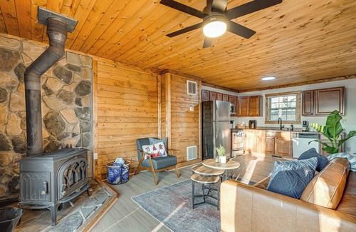 Shenandoah Cabin | River’s Getaway Hot Tub Game Room Nature Retreat