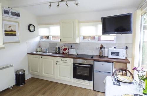 Llangynog Cottage | RIVER'S NOOK, pet friendly, with a garden in Llangynog