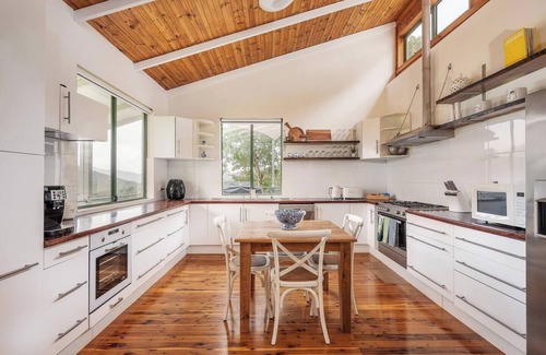 Riverlea House | River Stone Mudgee Luxury Eco Estate in the Hills