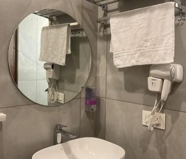 Moga Hotel | River vantage Inn