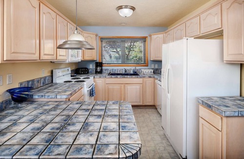 Pacific City House | River Views & Fishing from Backyard, Pet Friendly, 5 min Walk to Beach, Master w/Private Deck & Wifi