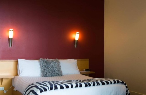 Grindelwald Hotel | River Vineyard Retreat