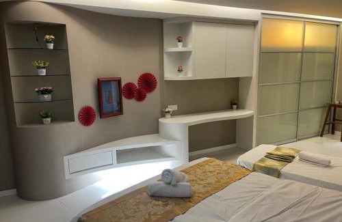 Kampung Surabaya Apartment | Riverbank Suites 805