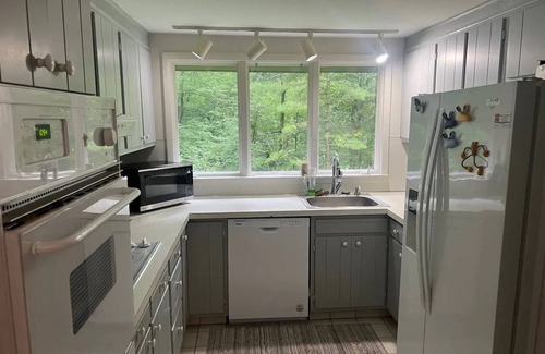 Dexter House | Riverbend: A beautiful country 4-bedroom house in Dexter.
