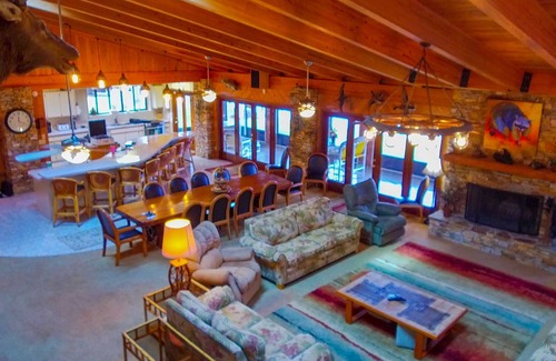 Astor Cabin | Riverbend Lodge- Special Discounts August/September 2025! BOOK NOW!