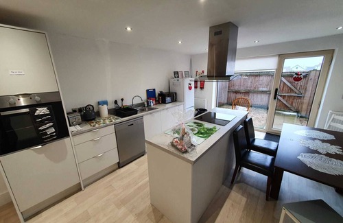 Cleethorpes House | Riverdale House (4 bedrooms) Serviced Accomodation