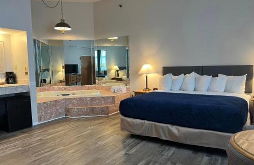 Alexandria Bay Resort | Riveredge Resort Hotel