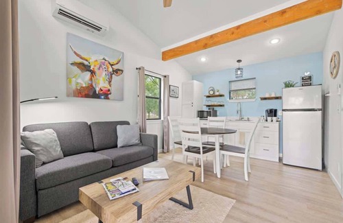 Fredericksburg House | Riverfront Cabin Oasis w/Farm Animals