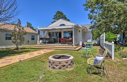 Deltaville House | Riverfront Cottage Fire Pit and Kayaks