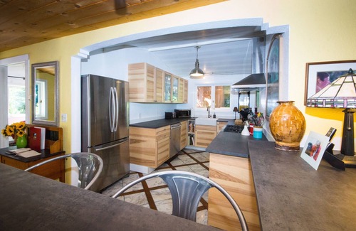 Northwood Cottage | Riverfront Cottage in Wine Country - Seasonal River Access - Dogs Stay for Free!