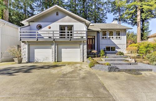Crescent City House | Riverfront Crescent City Home, 8 Mi to Beach!