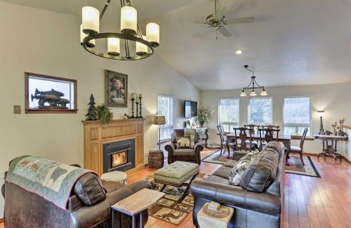 Crescent City House | Riverfront Crescent City Home, 8 Mi to Beach!
