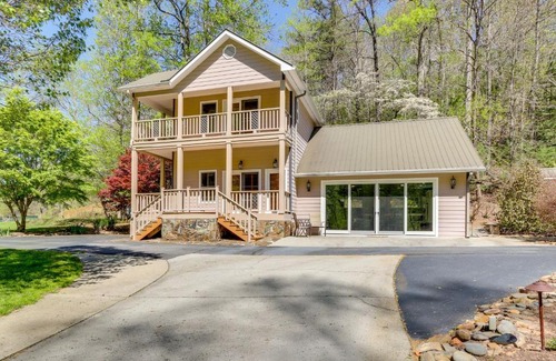 Hayesville House | Riverfront Hayesville Retreat Fishing and Kayaking!