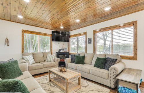 Wisconsin Dells House | Riverfront Home with Private Dock in Wisconsin Dells