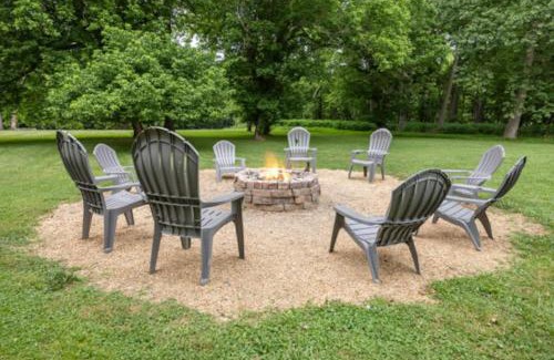 Fishers Hill House | Riverfront Log Cabin Hot Tub, Mtn Views & Hottub