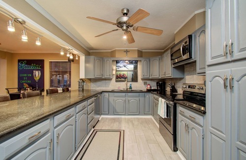 Barrett House | Riverfront Retreat Getaway