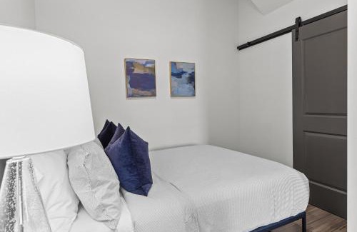 Downtown St. Louis Apartment | Riverfront Studio - Walk to Arch, Casino and Conventions in Minutes