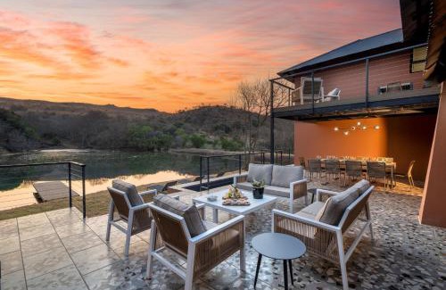 Protea Ridge Hotel | Riverhorse Lodge