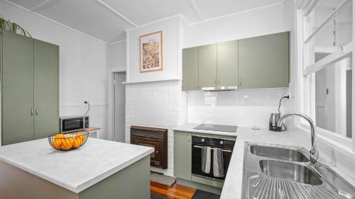 Gloucester House | Riverlet - Heart Of Gloucester Town