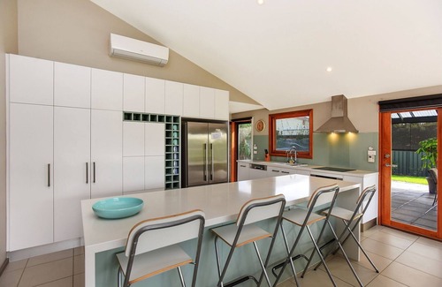 Goolwa South House | Riverport Retreat - Pet Friendly, close to the river, free Wifi + linen included