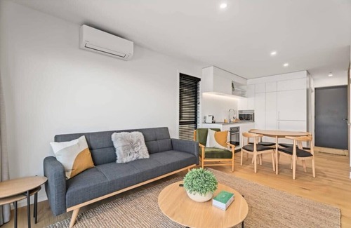 Albert Town Apartment | Rivers Abode Summary: