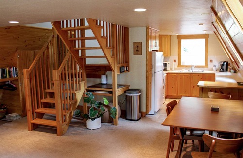 Lyons House | Riverside A-Frame Close to RMNP, 2 BDR King, 1 BTH, Autumn is the BEST season!