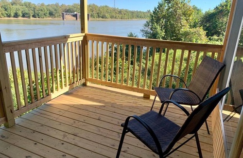 Apple Grove Cabin | Riverside Cabin with Homemade Breakfast