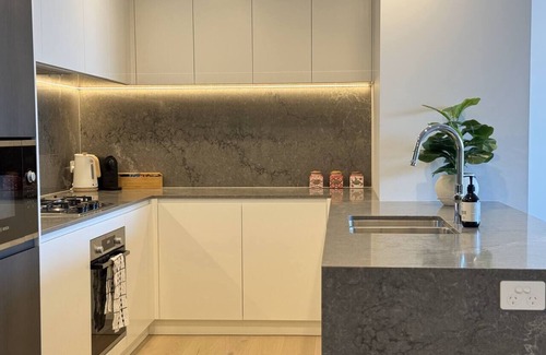 Eagle Farm Apartment | Riverside Luxe 2Bed Pool Parking
