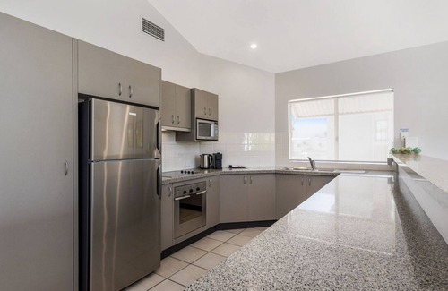 Noosaville Apartment | Riverside Noosa Top floor apartment