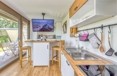 Metlika House | Riverside Suite Ane private beach, Gradac, Slovenia