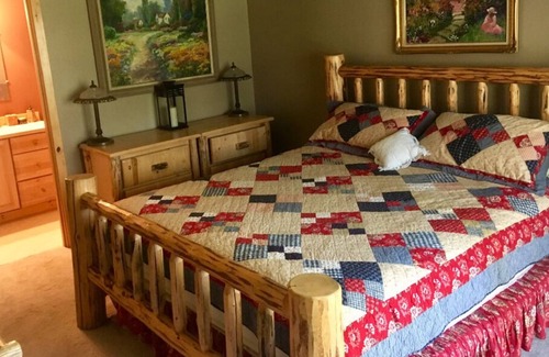 Three Rivers House | Riverview Cabin Retreat - on the Deschutes River