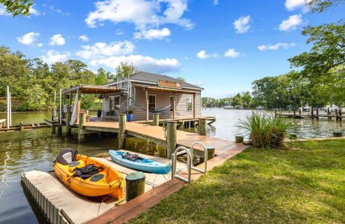 Edgewater House | Riverview Retreat On Warehouse Creek