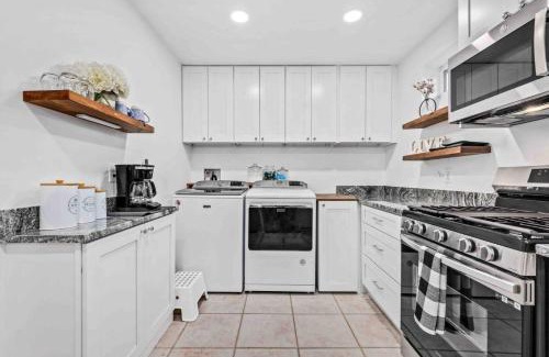 Edgewater House | Riverview Retreat On Warehouse Creek