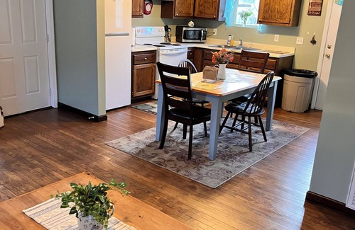 Chapmanville Apartment | Riverview Retreat II, Charming 2 BR apartment with WiFi in Chapmanville, WV