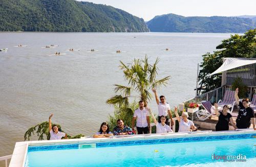 Eselnita House | Riviera 990 - Resort & Restaurant