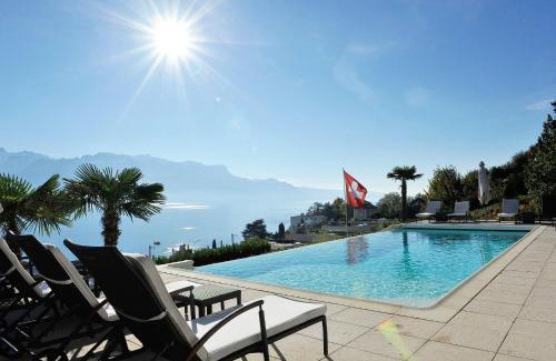Corseaux Apartment | Riviera Beach