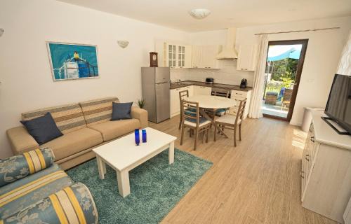 Opric Apartment | Riviera blue Apartments with seaview, private whirlpools and parking near Opatija