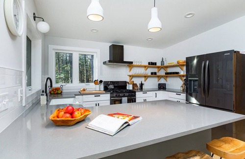 Saugerties House | Rivka Lodge: Modern Saugerties Escape Near Hunter Mtn
