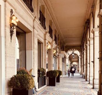 Quartier de la Place-Vendome Apartment | Rivoli Street - Tuileries Garden - Luxury Comfort