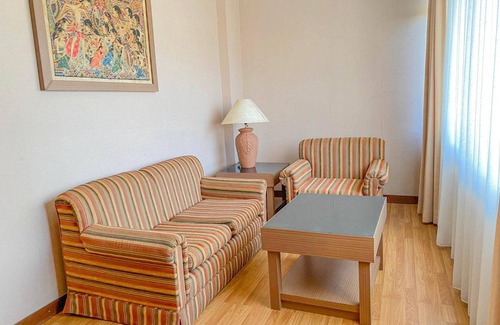 Laweyan Hotel | Riyadi Palace Hotel